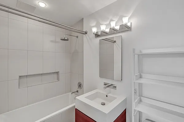 Rented by Modern Spaces | media 5