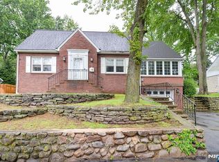 25 Forest St, Closter, NJ 07624