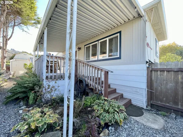 98090 W Benham Ln Space 10, Brookings, OR 97415