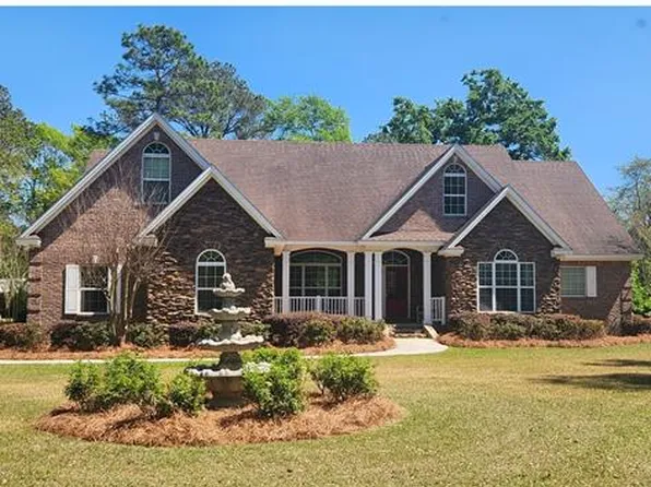 2306 Val Del Rd, Hahira, GA 31632