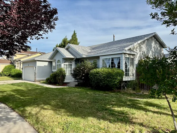 814 W Sweet Meadow Ln, Sandy, UT 84070