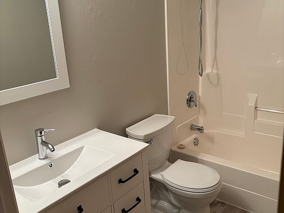 4th image of 23752 461a Ave #108