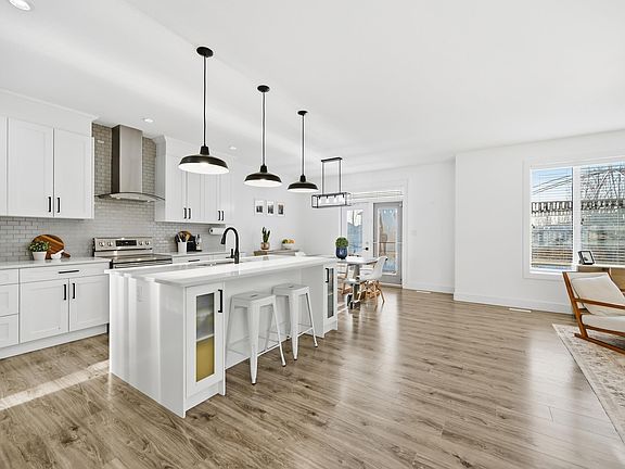 4th image of 30 Willow Line