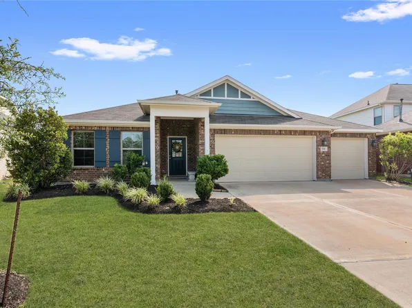 519 High Holly Cir, Magnolia, TX 77355