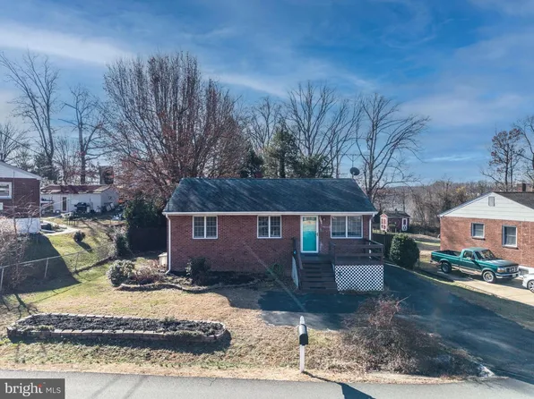 15910 Crest Dr, Woodbridge, VA 22191