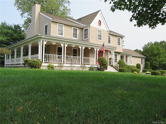 2nd image of 300 Essex Fells Ct