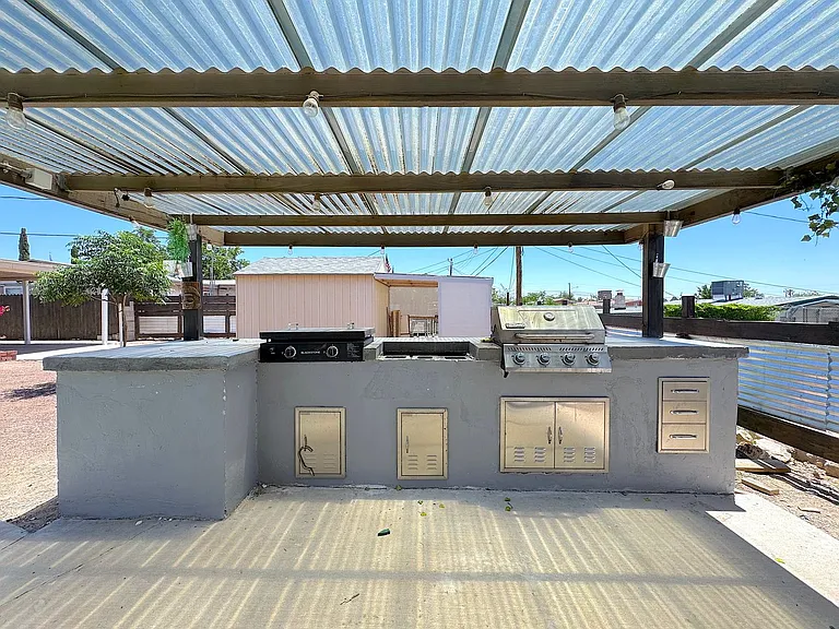 7816 Santa Monica Ct — Photo 18