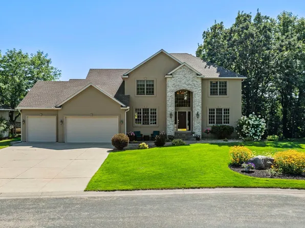 2226 Flora Ct, Lino Lakes, MN 55038