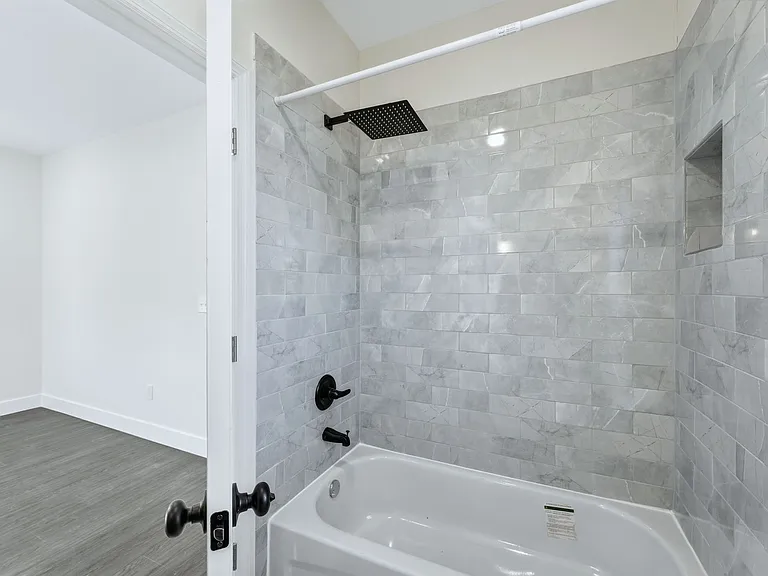 392 S 19th St #2 — Photo 17