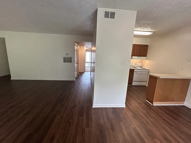 Huntingwood Apartments — Photo 38