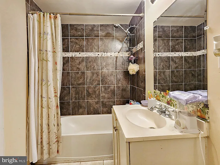 8245 Wycliffe Ct — Photo 31