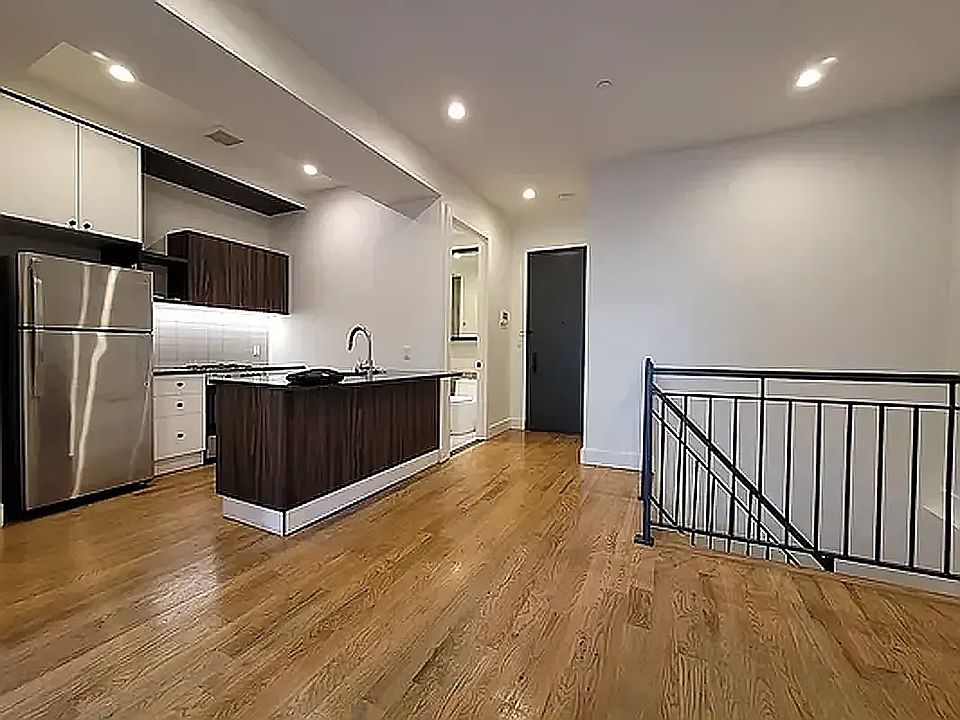 1st image of 1520 Putnam Ave #1D