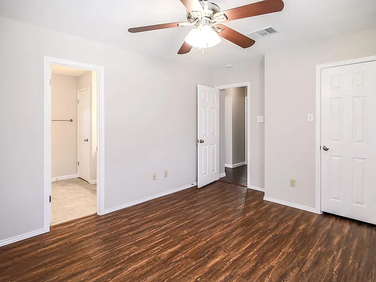 1806 Oakmont Ln — Photo 17