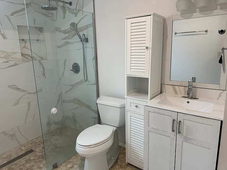 2212 Gramercy Ave #B — Photo 7