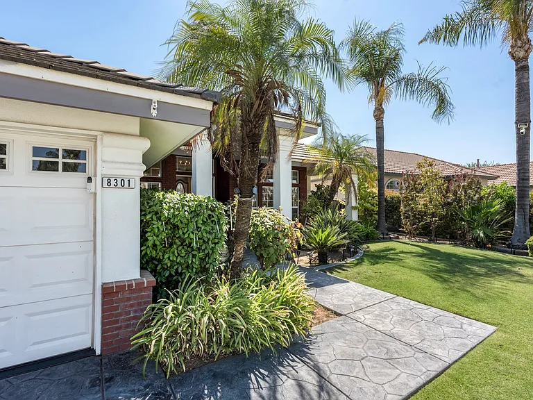 8301 Waterfield Dr — Photo 4