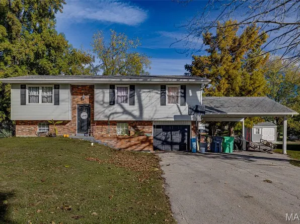 555 Oak St, Farmington, MO 63640