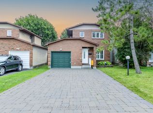 161 Pheasant Run Dr, Ottawa, ON K2J 2R1
