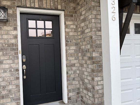 3rd image of 326 Banbury Dr