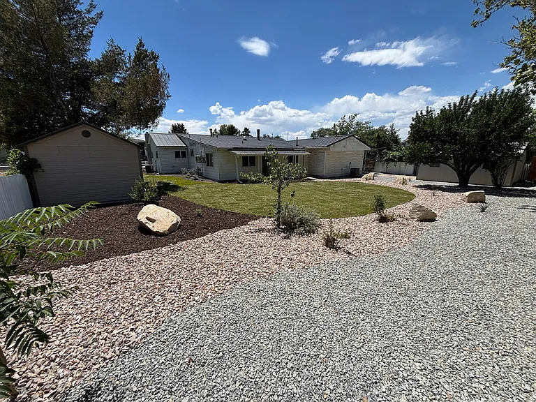 1091 E Mecham Ln — Photo 23