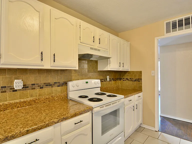 4133 Silverberry Ave — Photo 4