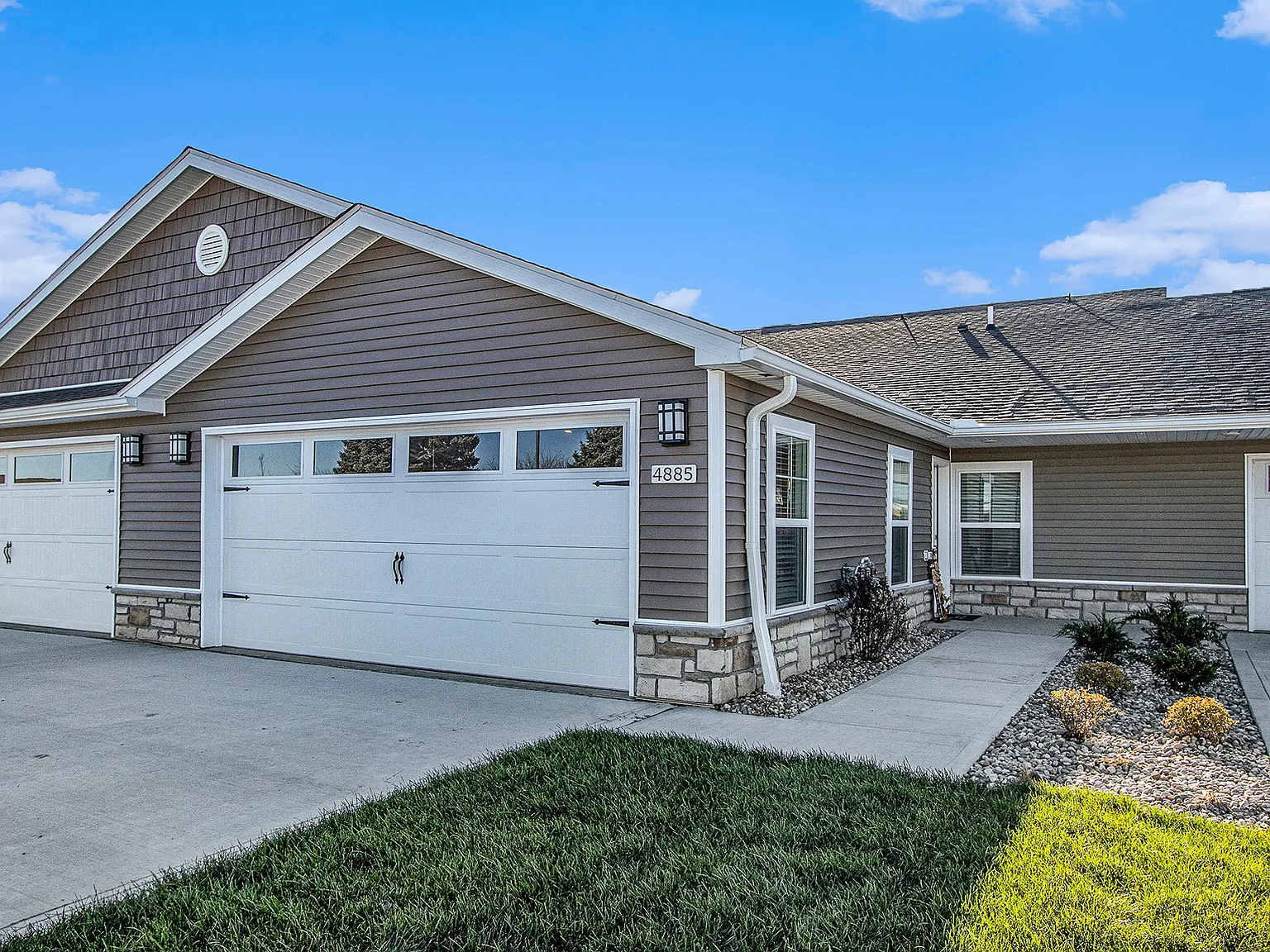 Redwood Comstock Township — Photo 1