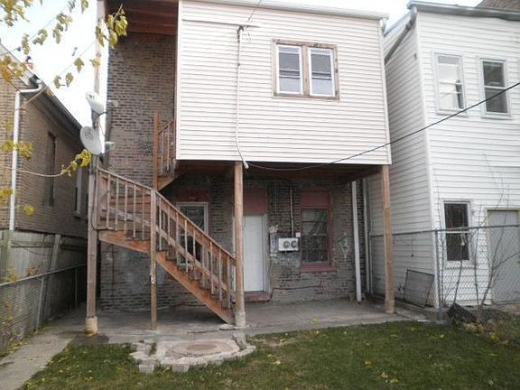 2nd image of 1538 N Talman Ave