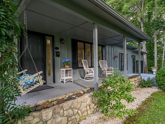 2nd image of 452 Harbin Dr