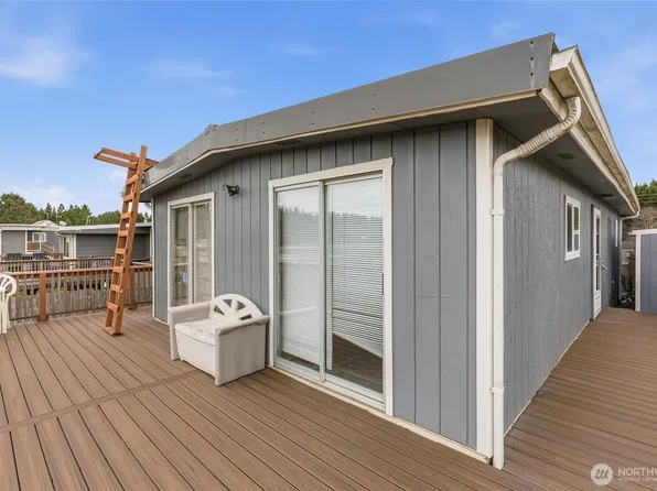 13301 North Place, Long Beach, WA 98631