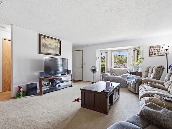 4th image of 602 N Dolash Ct