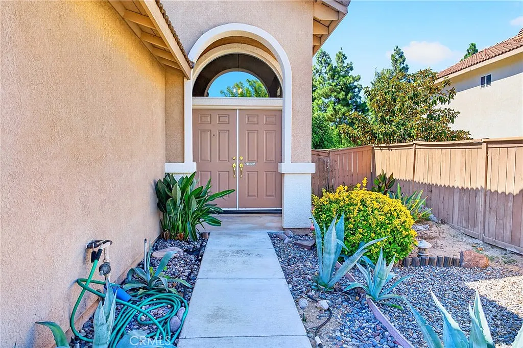 4 bed, 2261 sqft, $3,550 — Photo 3