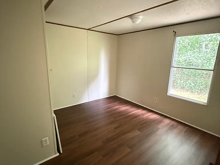 607 Sand Ln — Photo 6