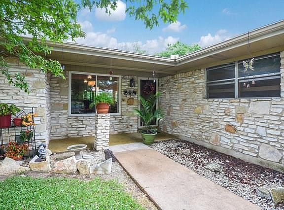 3rd image of 15101 Delahunty Ln