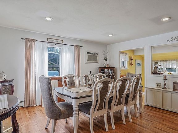 5th image of 94 Lynbrook Dr