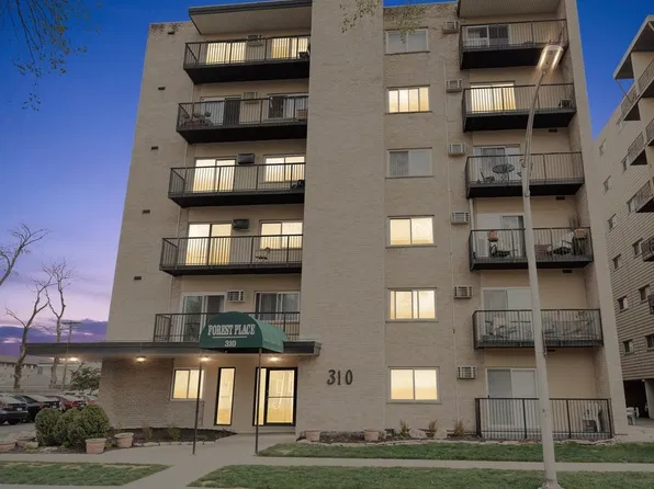 310 Lathrop Ave APT 401, Forest Park, IL 60130
