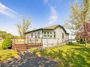 24320 Penninsula Dr, Kansasville, WI 53139
