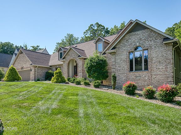 2nd image of 123 Mountain View Dr