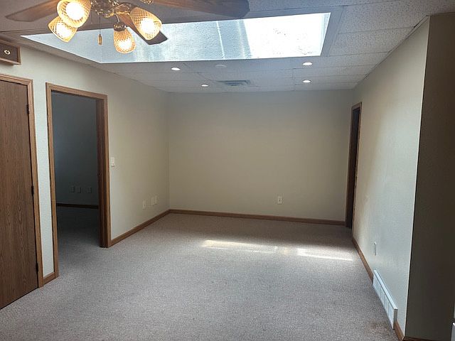 Living room area, skylight, dimmable lighting. USB ports throughout.