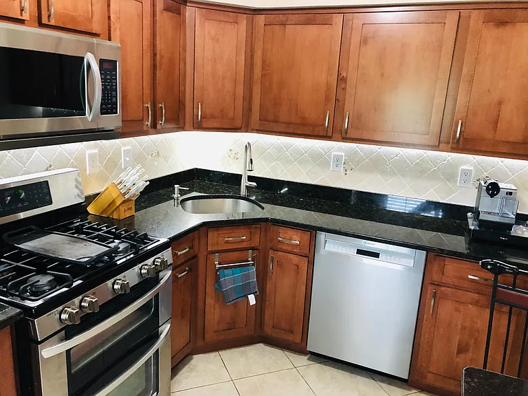 2501 Vroom Dr — Photo 10