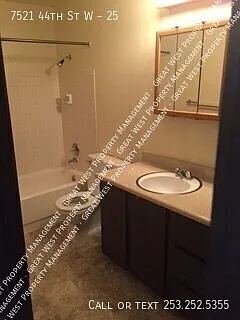 Move In Special- First Month Free Rent! Spacious One Bed Apartment $1,325/Mo. — Photo 4