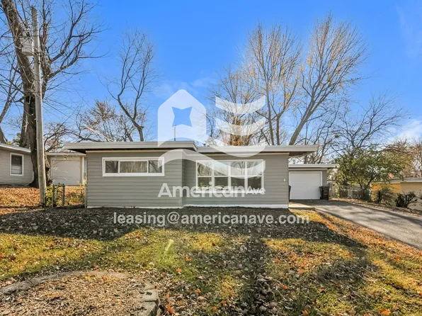 4 Redwood Dr, Florissant, MO 63031