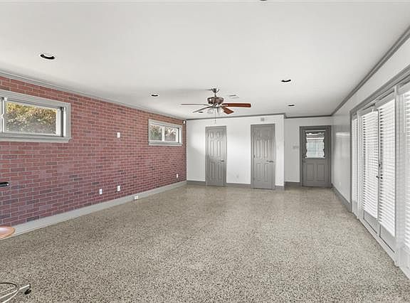 5th image of 6000 Cameron Blvd