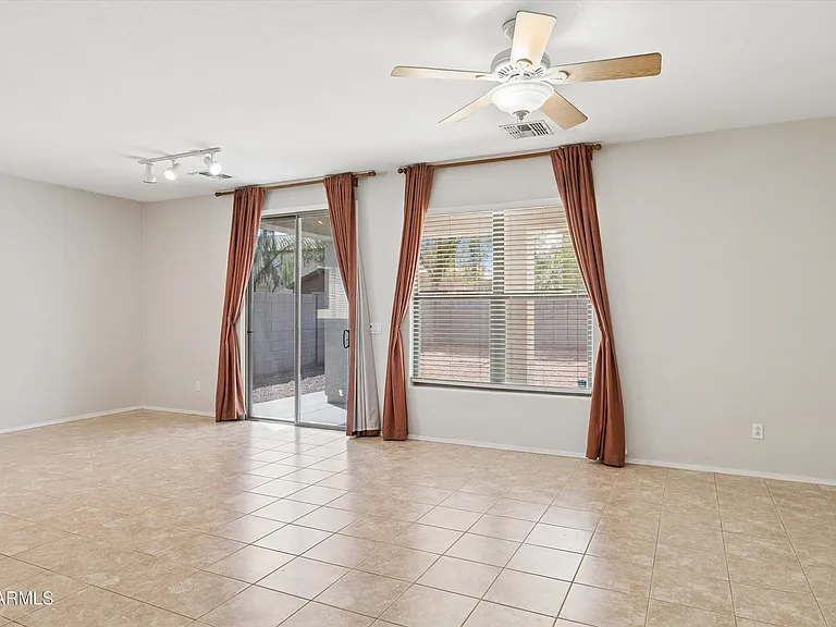4323 W T Ryan Ln — Photo 9