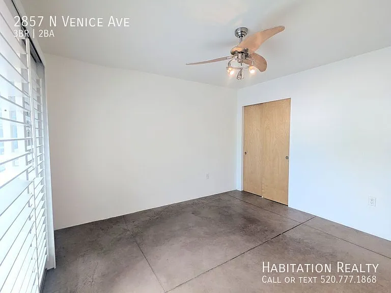 2857 N Venice Ave — Photo 12