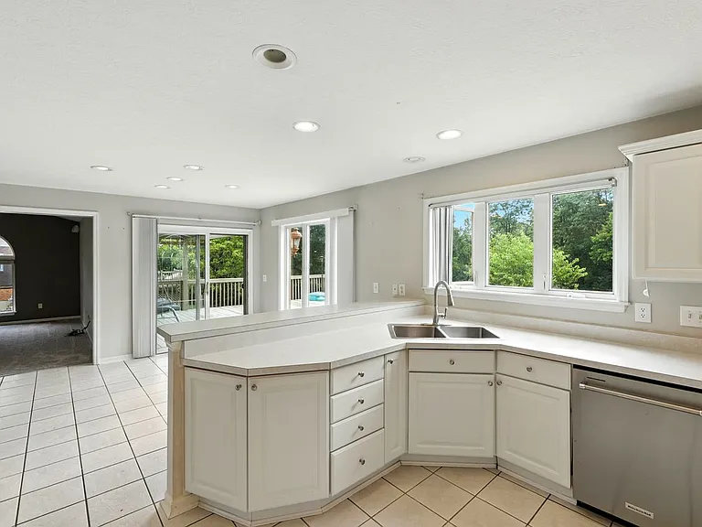 6643 Willow Bend Dr — Photo 12