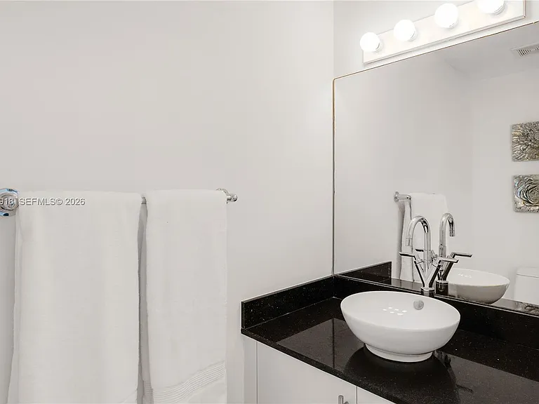 31 SE 5th St #3812 — Photo 18