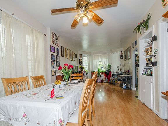 3rd image of 2036 W Estes Ave