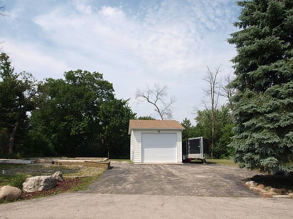 3rd image of 20620 W Lakeview Ave