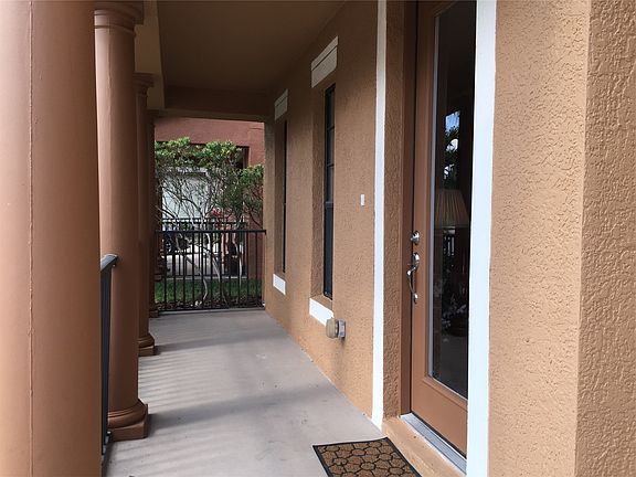 3rd image of 2752 Glenridge Cir