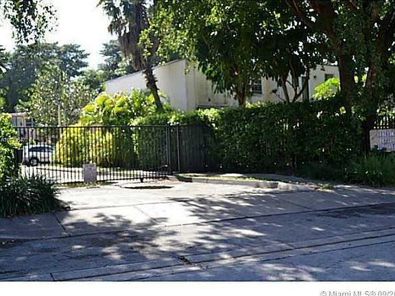 4th image of 3422 Franklin Ave #0