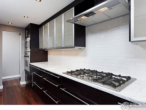 Huge Kitchen + Butler Pantry